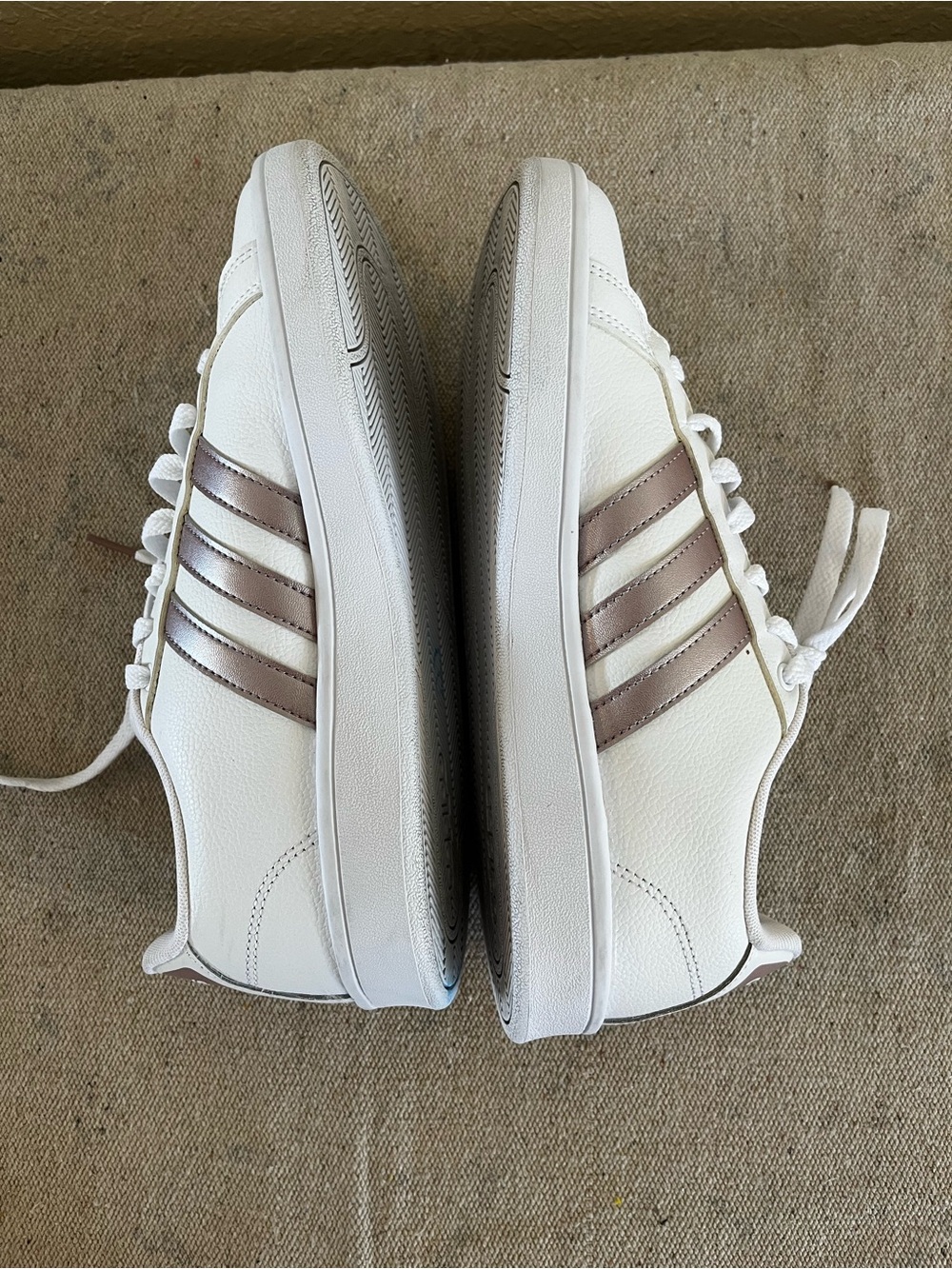 Adidas Woman's Gold Cloudform Grand Court Sneakers Sz 9 - Picture 6 of 9